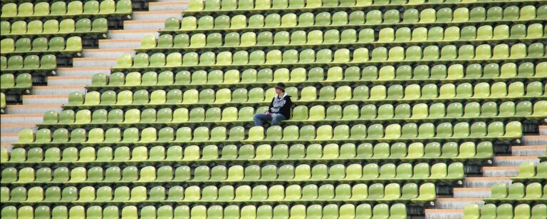 Burn-out door eenzaamheid: waarom extra stress door eenzaam zijn?