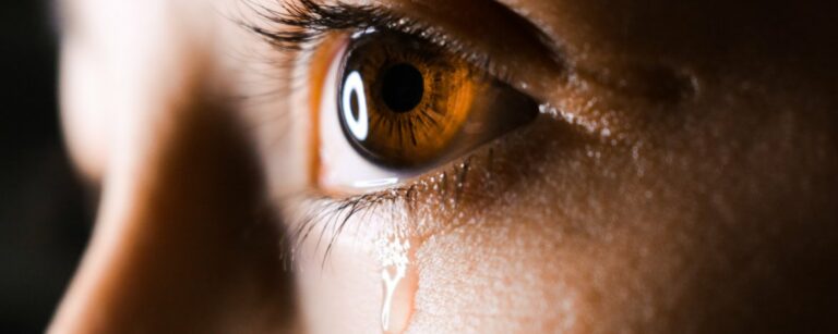 Emotionele buien door stress en burn-out: Hoe ga je daarmee om?