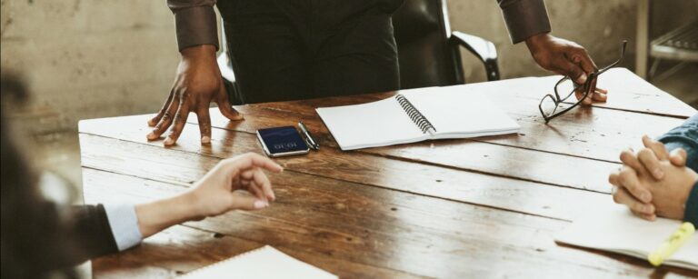 Dominant gedrag leidinggevende of collega - Hoe blijf je zelf overeind?