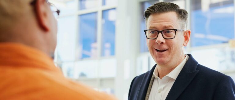 Hard of snel praten: een signaal van stress?