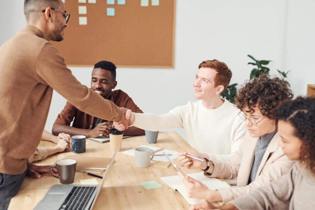 Teamspirit betekenis - wat is teamgeest en wat is de link met stress en burn-out
