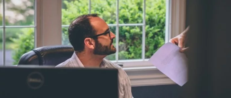 Een snel afgeleide werknemer. Hoe zorg je voor extra focus?