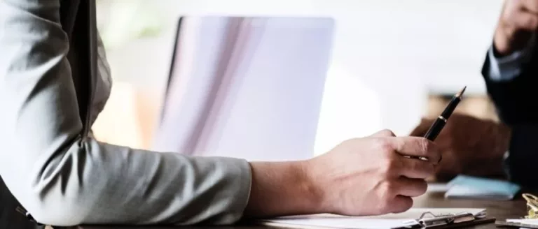 Een werknemer aanspreken (op werkstress) Hoe doe je dat?
