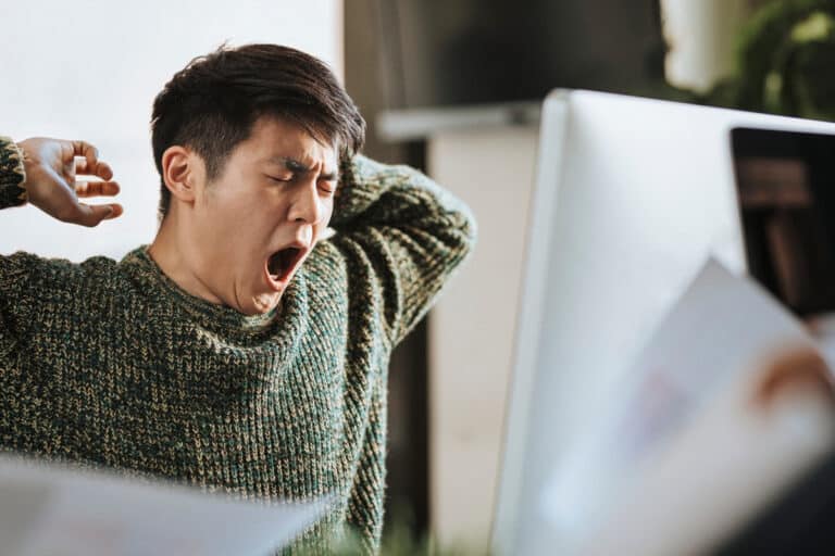 Het verband tussen gapen en stress wat zegt je lichaam eigenlijk
