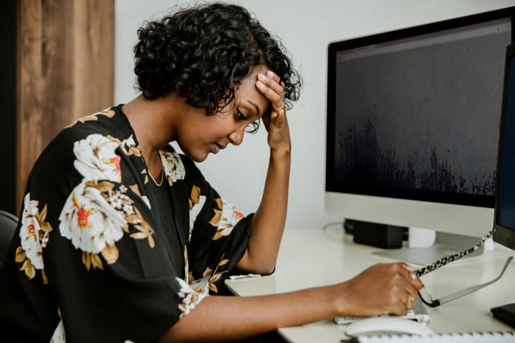 Veel zuchten als teken van burn-out of hevige stress