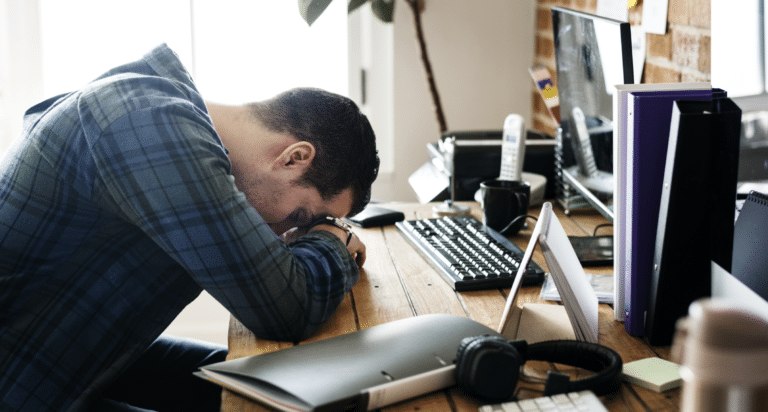 Quiet quitting - signaal van onzichtbare stress of burn-out